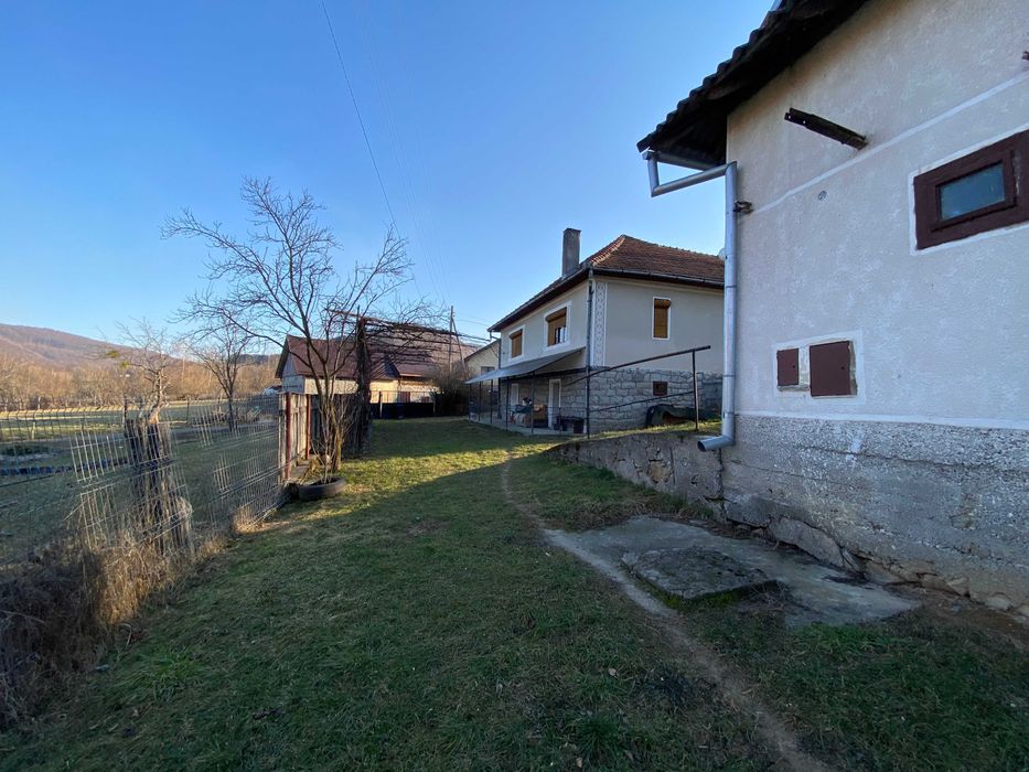 Vand casa si livada in Comuna Ciucea, judetul CLUJ