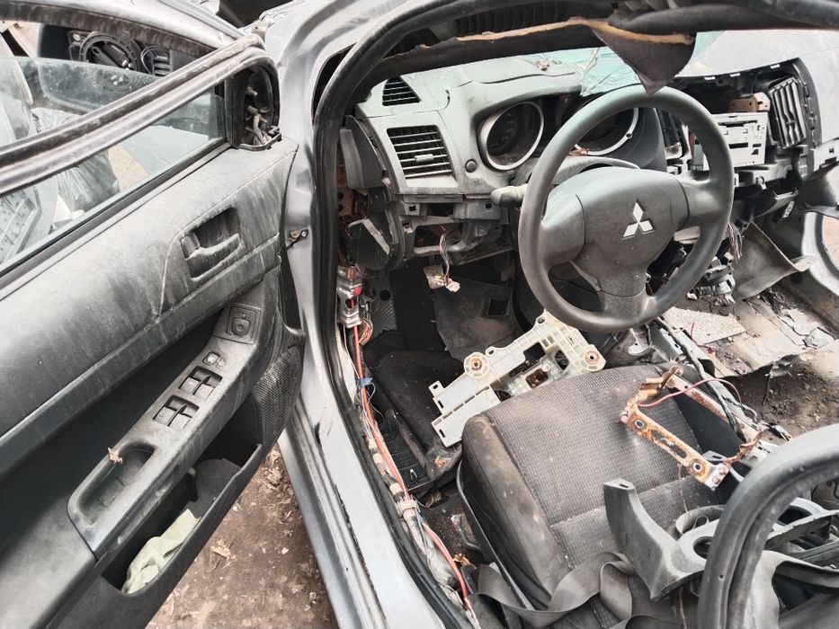 Митсубиси Лансер B10 На разбор