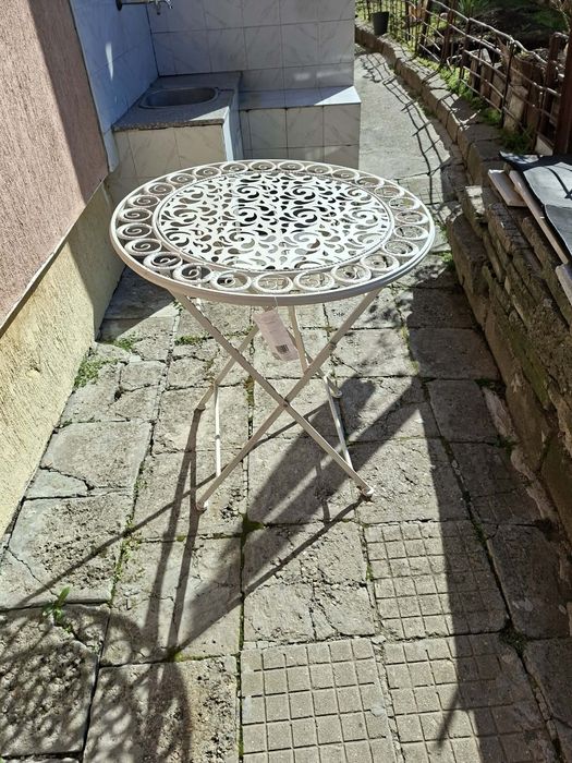 Здравейте, продавам чисто нова градинска маса