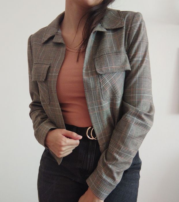 Ново! Късо сако без закопчаване