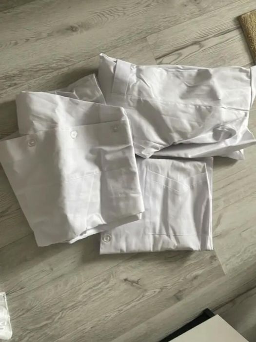 Срочно продам медицинские халаты