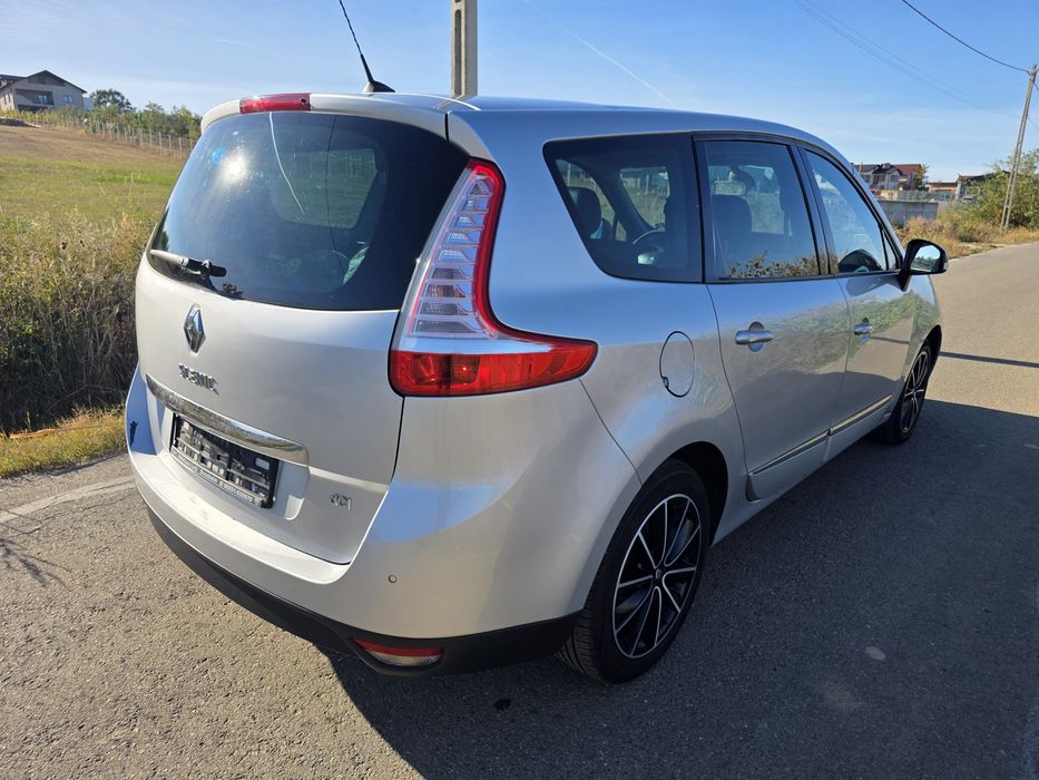 RENAULT Grand Scenic 2012 — imagine 3