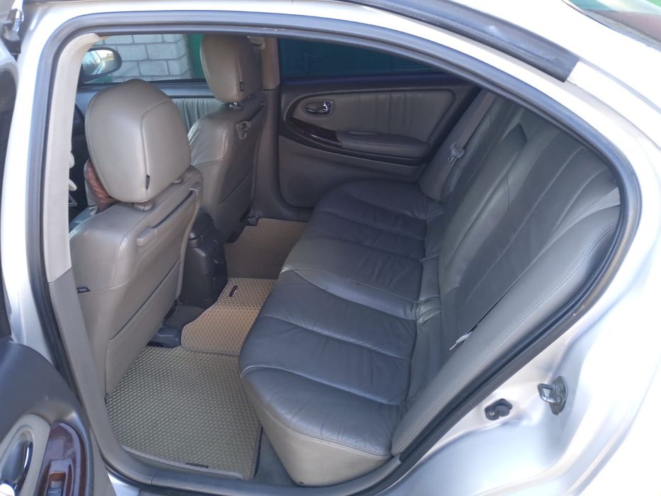 Продам машину нисан максима