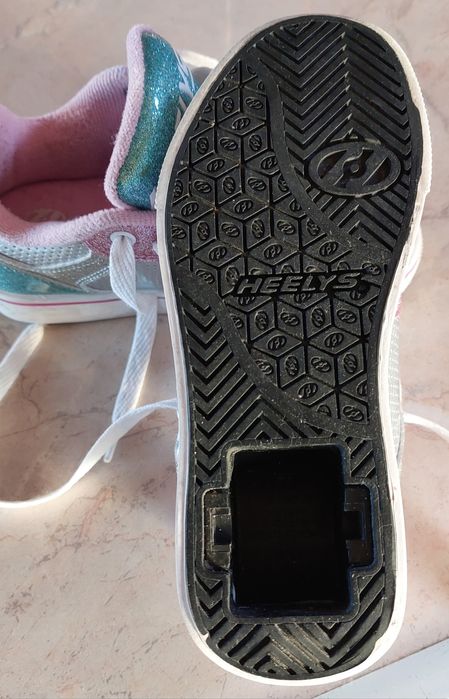 Детски ролер обувки Heelys