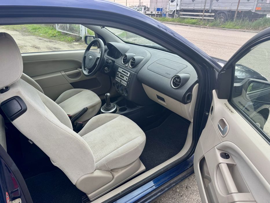 Ford Fiesta 1.4 benzina Cutie Automata !