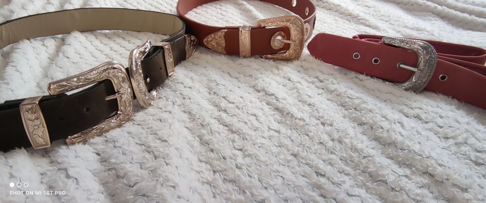 Camasi , hanorac si salopeta + curele diverse marimi