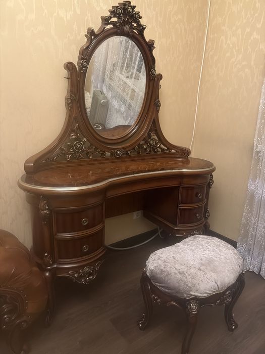 Спальный гарнитур