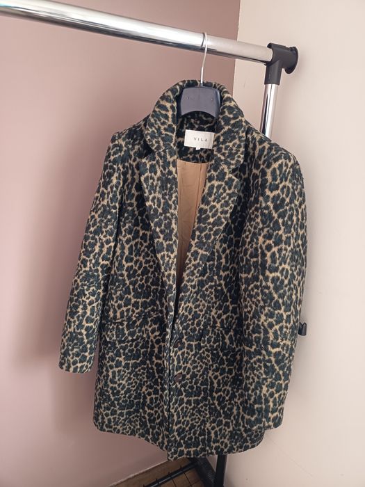 Преходно леопардово палто