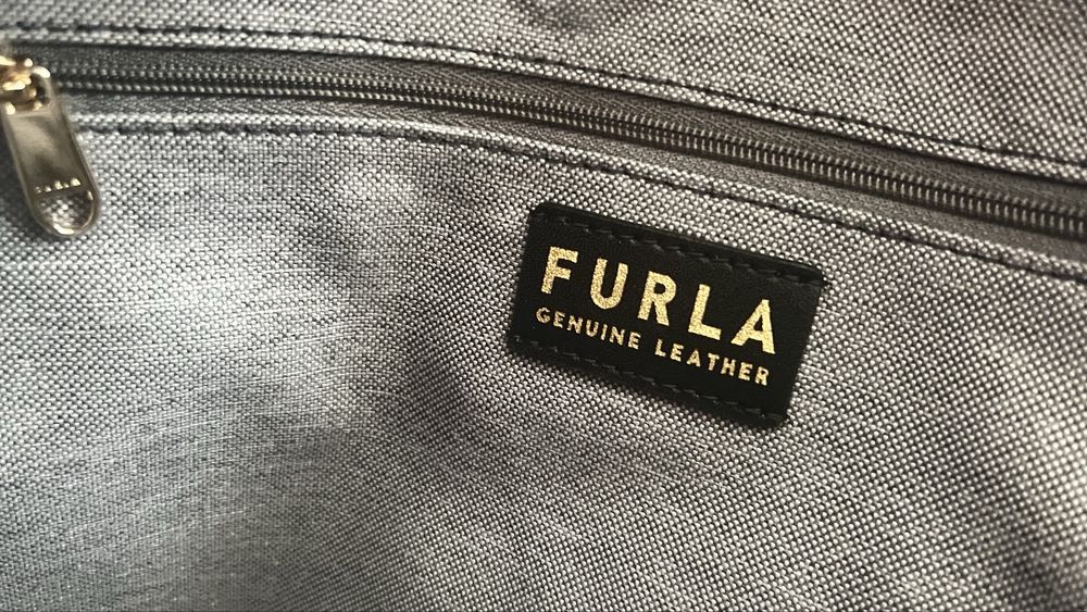 Furla Delia Nero Tabacco Blue.100% оригинал със сериен номер етикети,care instructions, dust bag подаръчен плик Furla,всичко от до.L размер