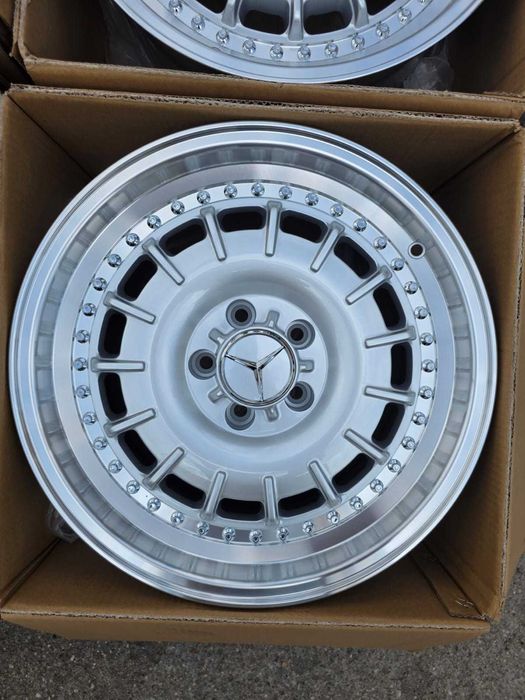 Jante noi Mercedes R17 in doua latimi-model retro deosebit