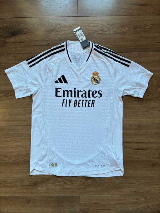 Нови оригинални екипи на Реал Мадрид Аутентик (Версия за играч)