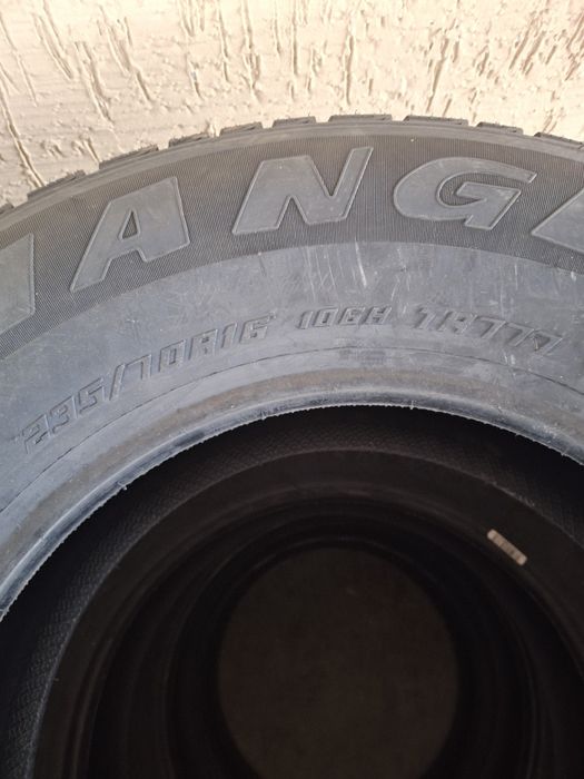 Шины новые 235/70/16