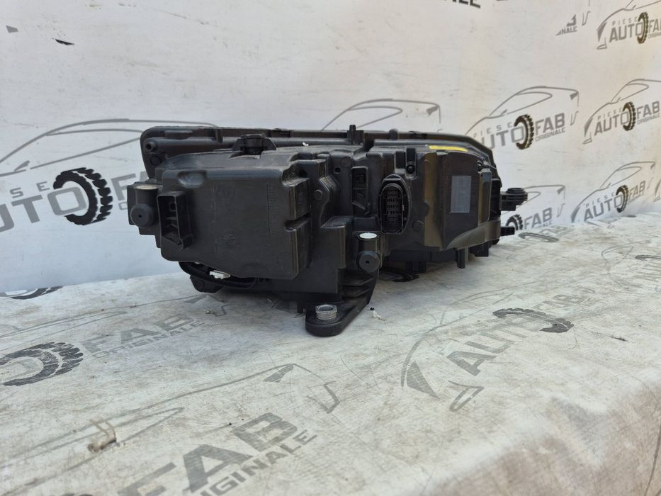 Far stanga Skoda Octavia 3 Facelift Full LED 5E1941015D Defect mufa an
