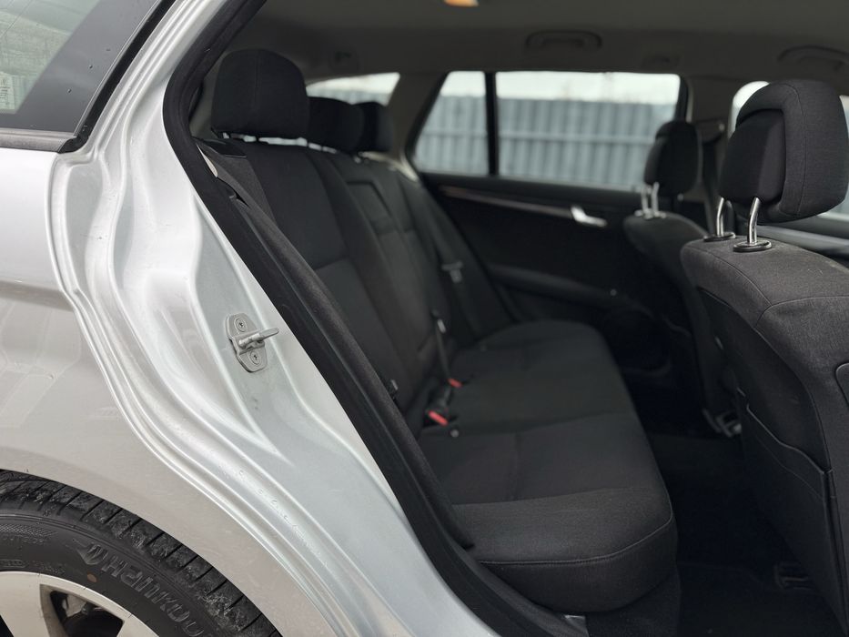 Mercedes Benz C220 2.2CDI BlueEfficiency 2011 Automatic