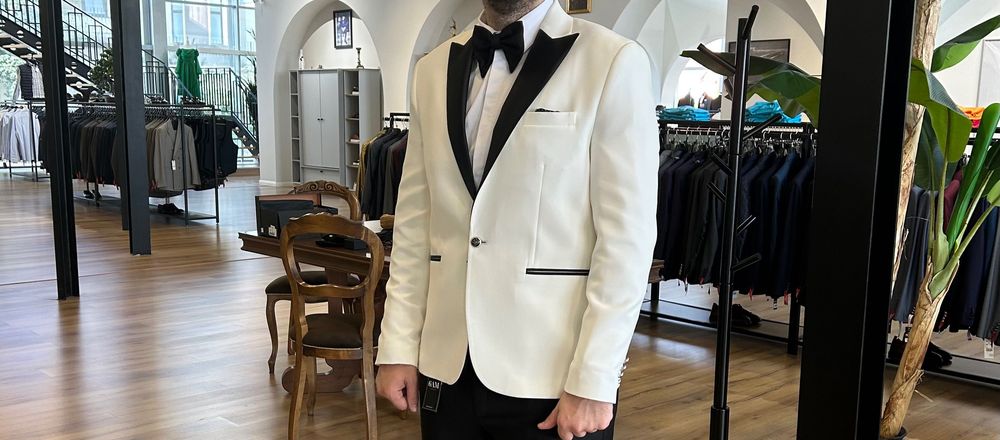 Sacou mire purtat la cununia civila