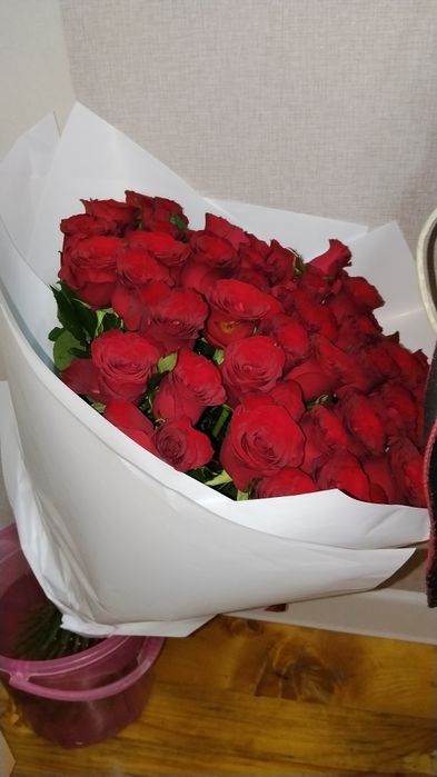 Продам цветы 51 роза и микс