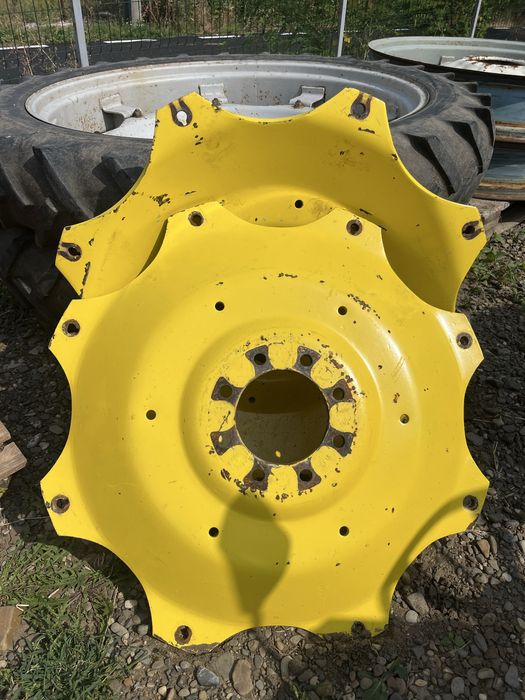 Stelute pentru jante de tractor .