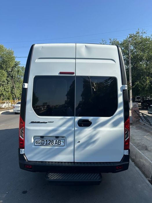 Gazel Next mikroavtobus