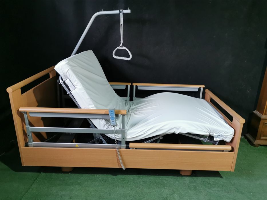 Електрическо болнично легло