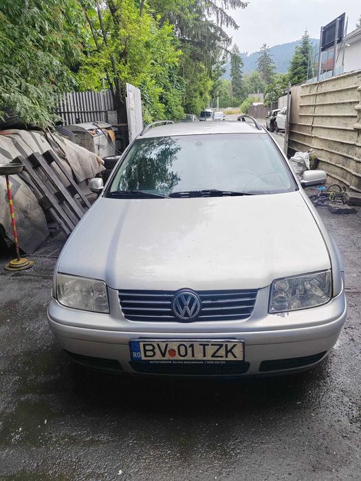 VOLKSWAGEN Bora