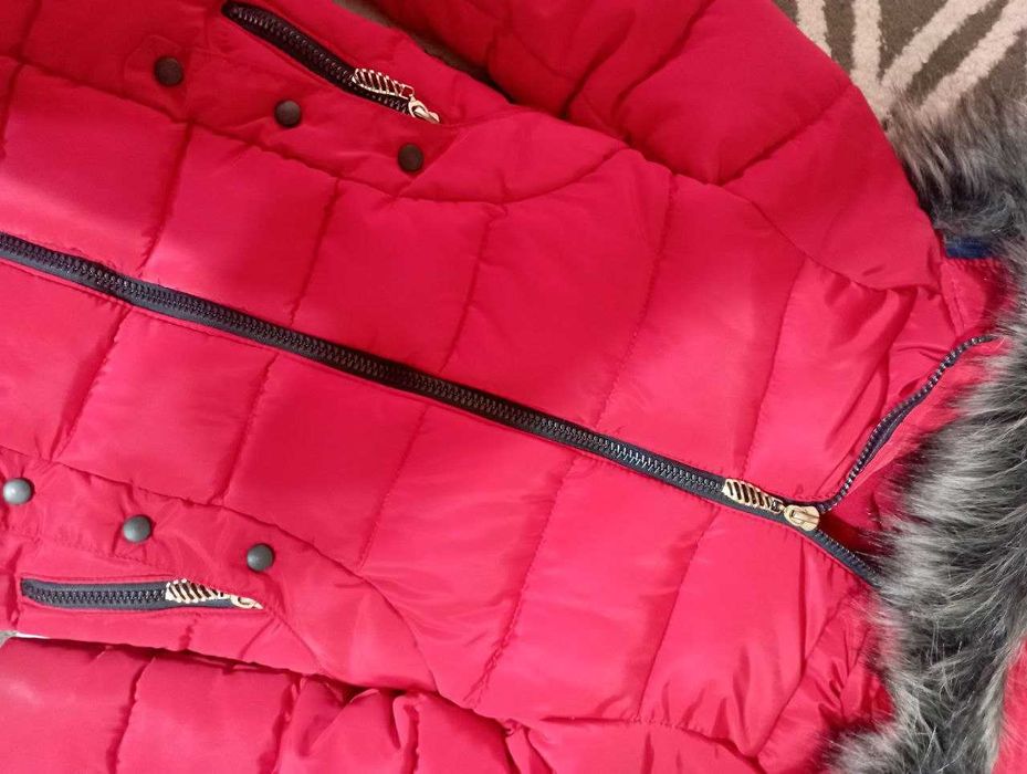 Продам куртку на девочку