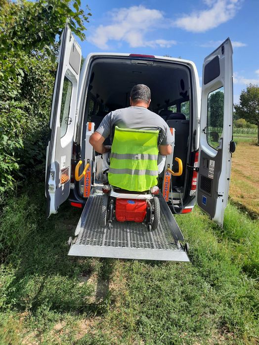 Vehicol pentru transport persoane cu disabilități