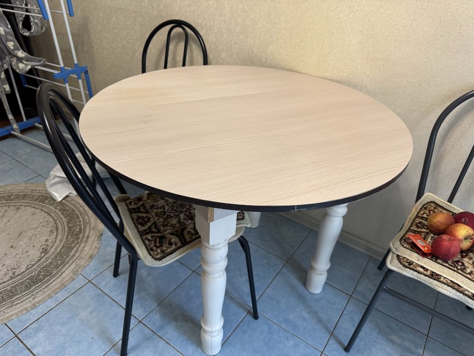 Стол сатамын өте жақсы жағдайда.