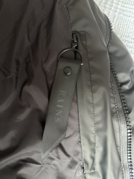 Geaca Rains unisex ,impermeabila ,aproape noua