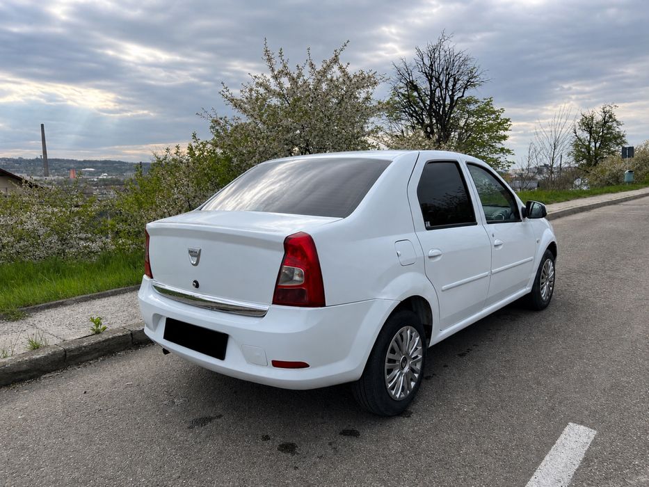 Dacia Logan 2010 de închiriat – economică și fiabilă