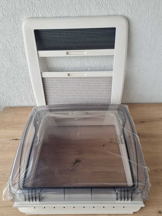 Trapă nouă DOMETIC 40x40 cm Mini Heki Style