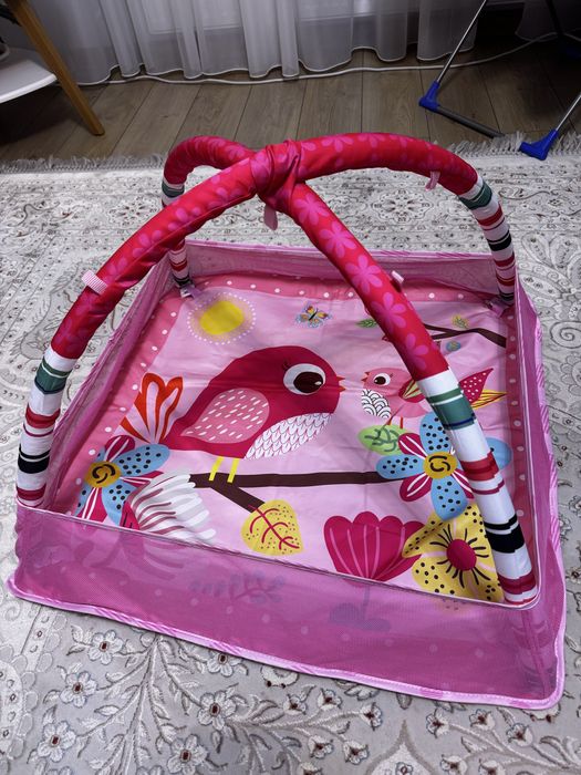 Детский коврик с погремушками