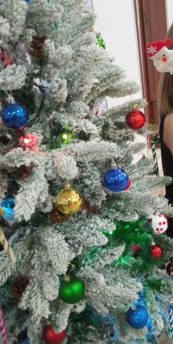 Продам Ёлку эффект снега