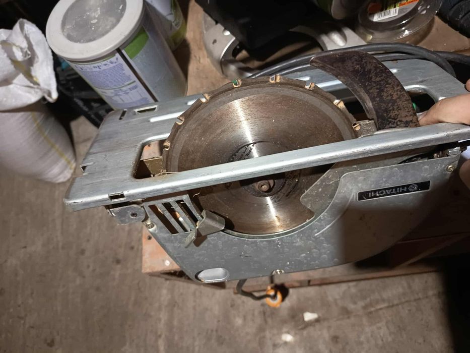 Vând circular electric