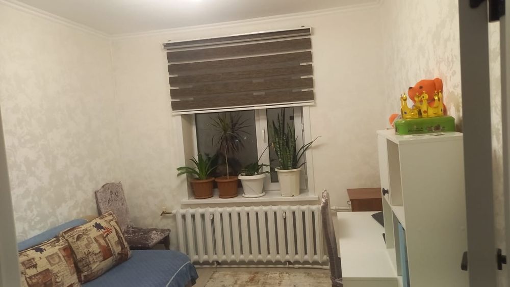 Продам 4 комнатную  квартуру