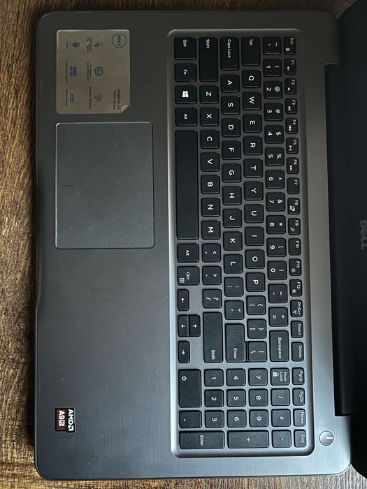 Vând laptop Dell
