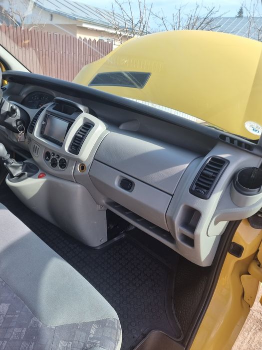 Opel Vivaro 1.9cdti 2005 luna a 7 a