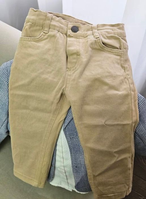 Костюм от три части + папийонка
50лв