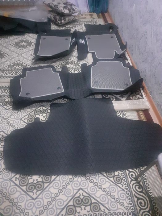 Продам коврик на хундаи саната 8