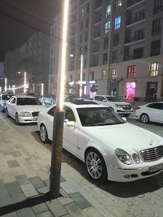 Mercedes Benz W211 E240
