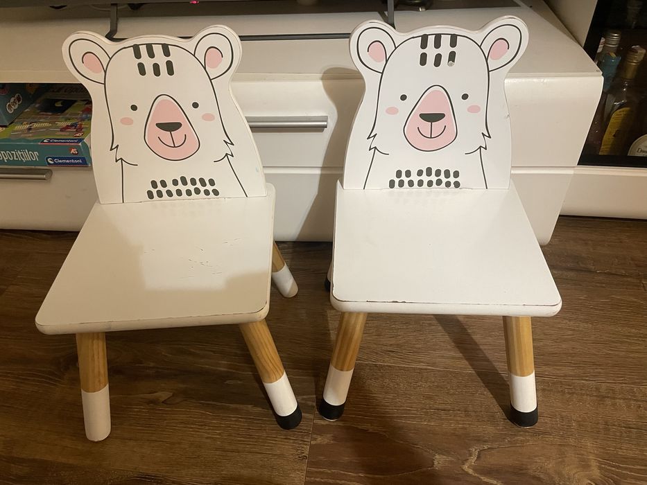 Vand masa si scaune pentru copii