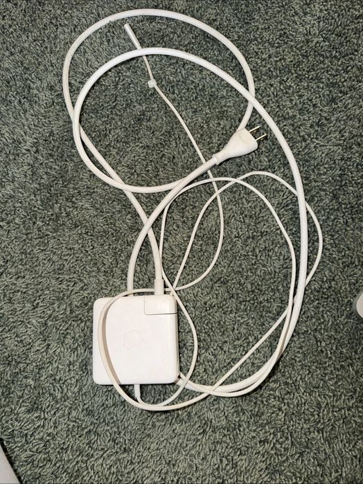 Apple MacBook pro( эпл макбук про)