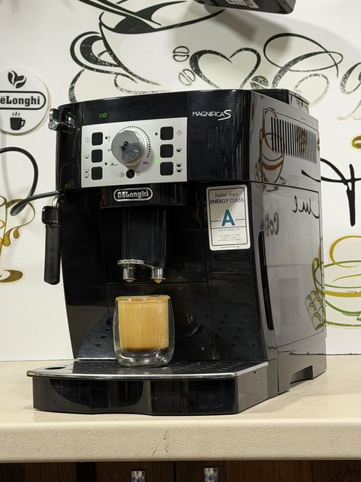 Кафемашина кафе автомат delonghi magnifica S с гаранция