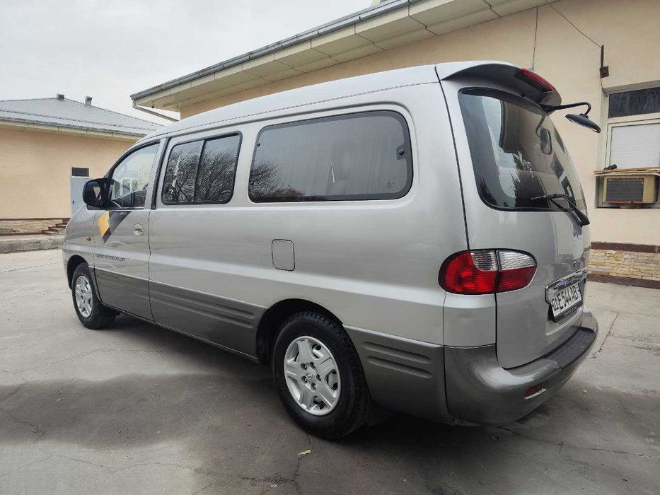 Минивен Hyundain Starex