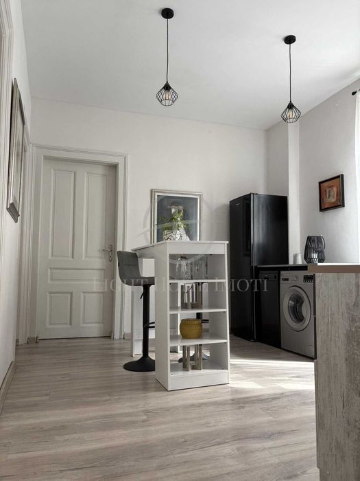 Продава се Етаж от къща в Пловдив, Център - 140 кв.м за 2508 €/кв.м - Снимка #3