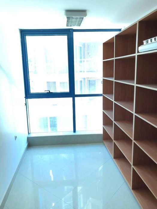 Офис, под наем в жк. Лазур