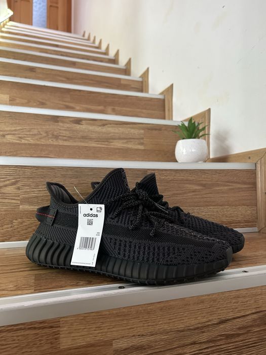 Yezzy 350 black