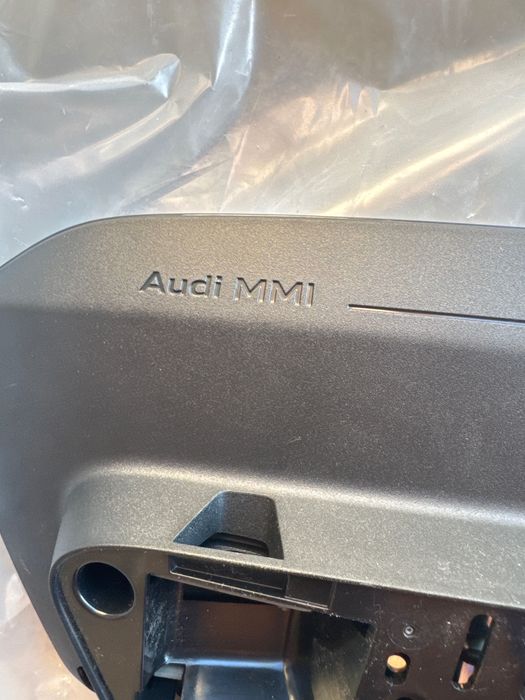 Дисплей за AUDI Q8