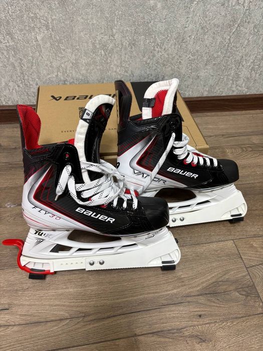 Продам коньки BAUER Vapor fly30
