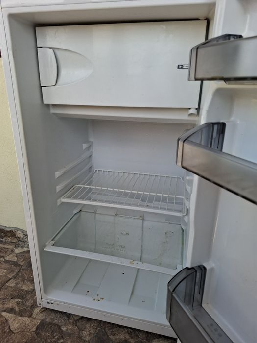 Disponibil frigider