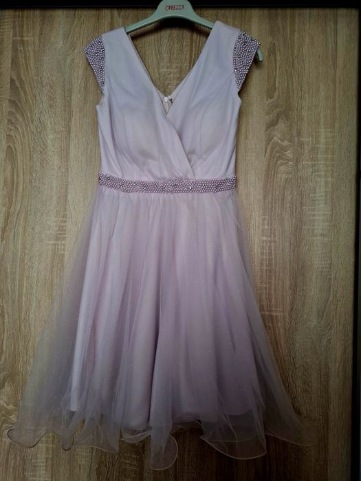 Rochie elegantă, scurtă, roz